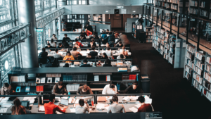 5 Tips Meningkatkan Minat Literasi untuk Mahasiswa